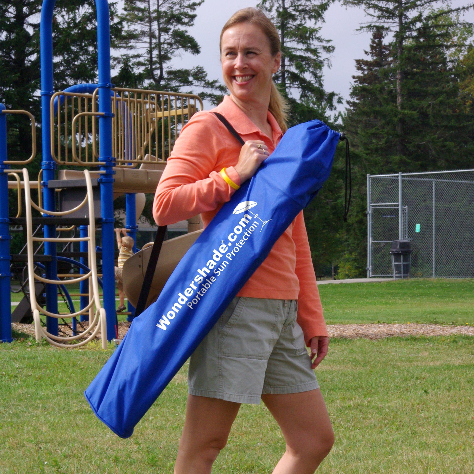 Pink carry bag for Ultimate Wondershade portable shade umbrella